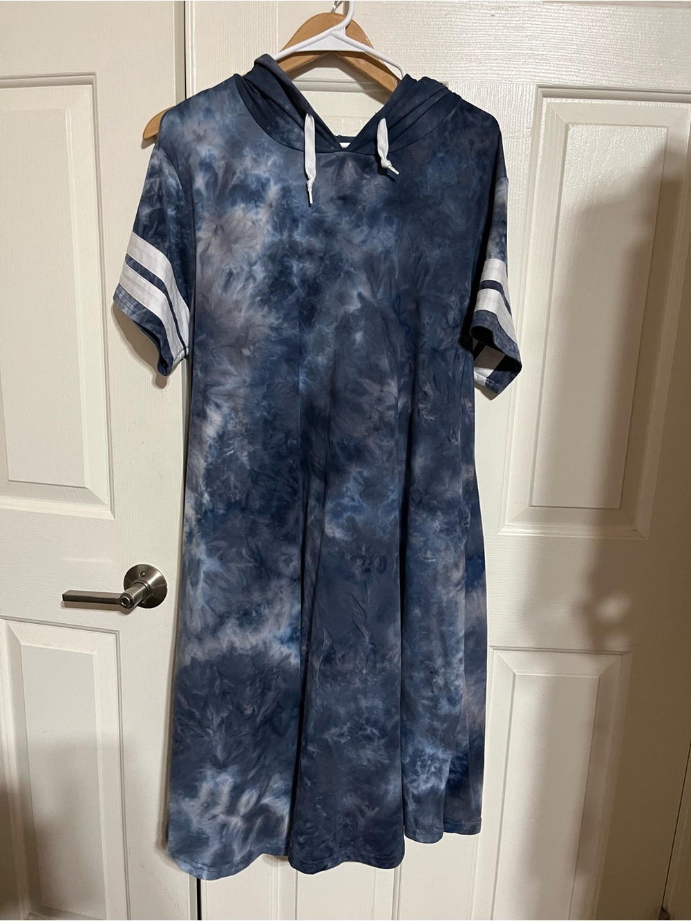 Adult Navy Tie-Dye Hooded Short-Sleeve Dress
17-04
